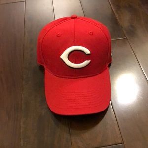 Cincinnati reds strap back